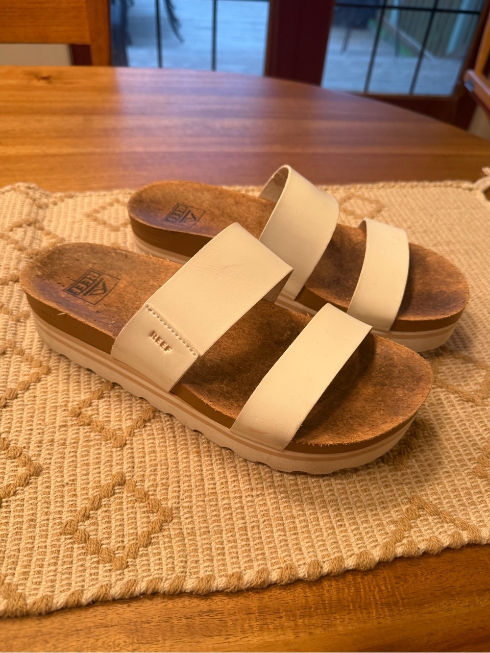 Reef Women's Cushion Vista Hi sandals size 9